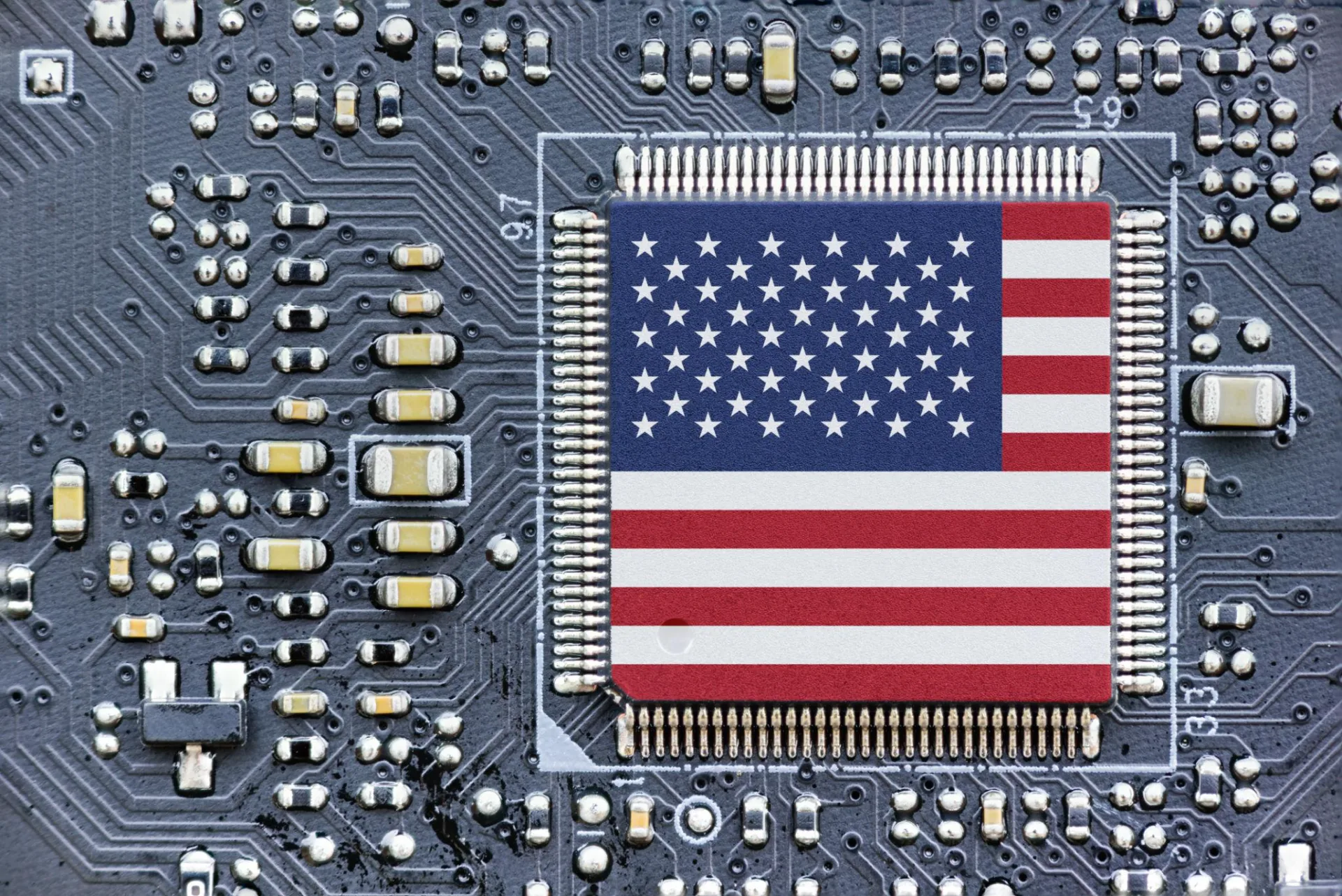 EE.UU. estudia nuevos aranceles para chips: por qué tu próximo portátil podría terminar pagando la factura
