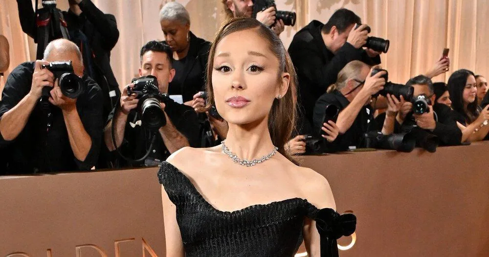 Ariana Grande se aleja de los reflectores mientras aumenta la presión pública sobre la estrella